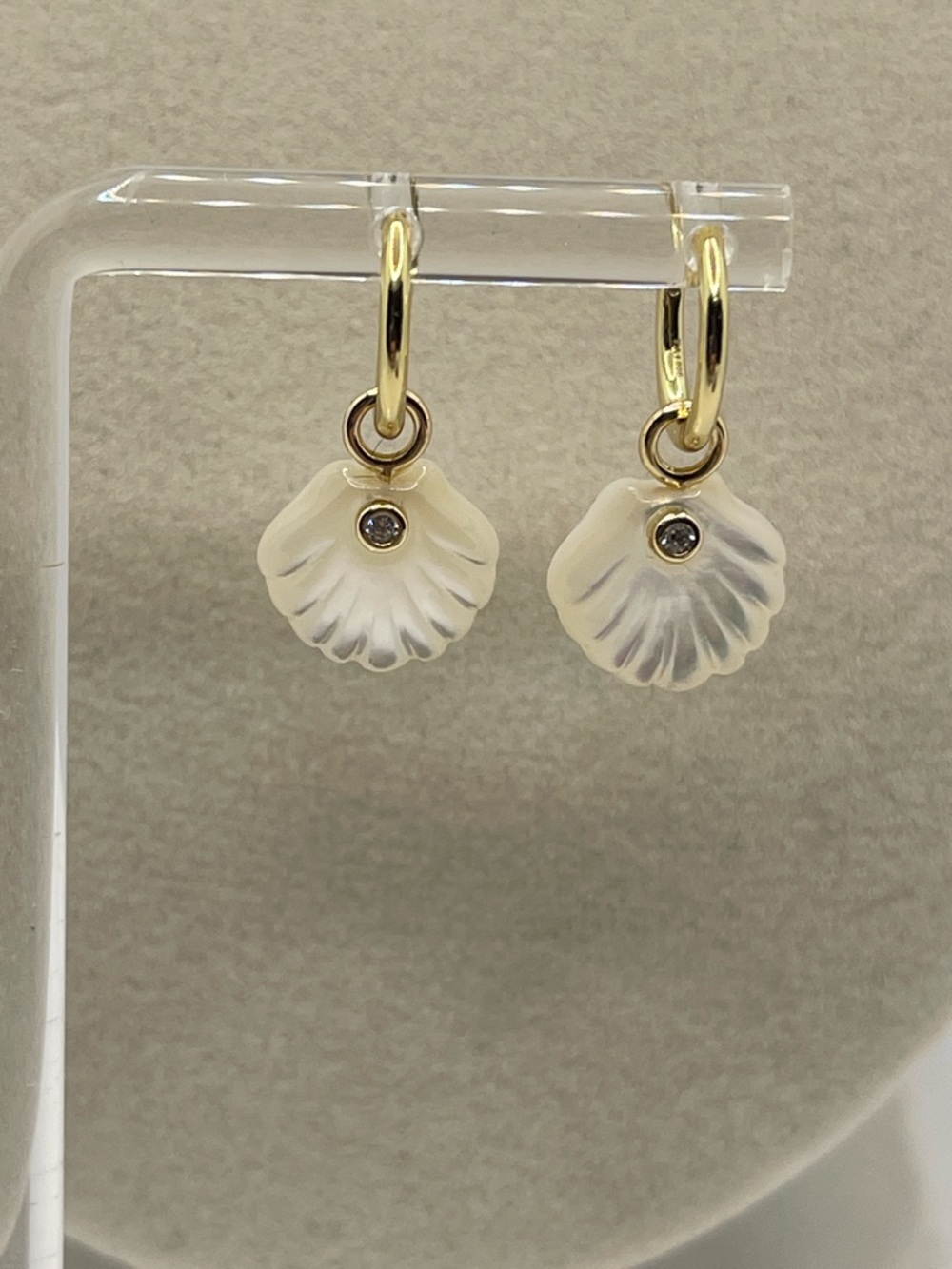 Thatch Coquille Mother of Pearl Shell Hoop Earrings